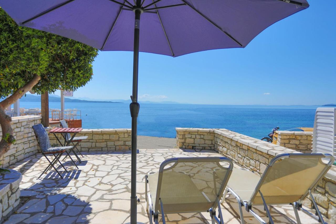 Kaminaki Beachfront Apartments Nisaki  Dış mekan fotoğraf