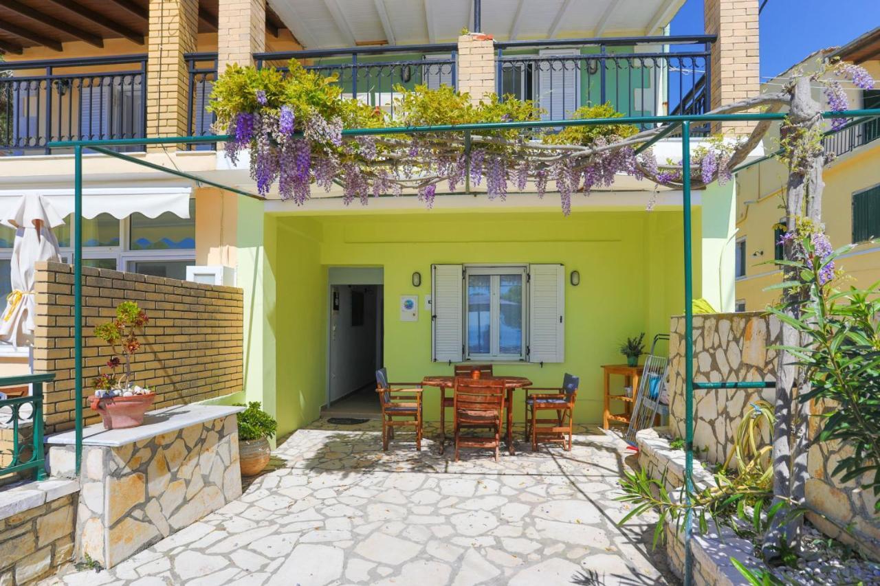 Kaminaki Beachfront Apartments Nisaki  Dış mekan fotoğraf