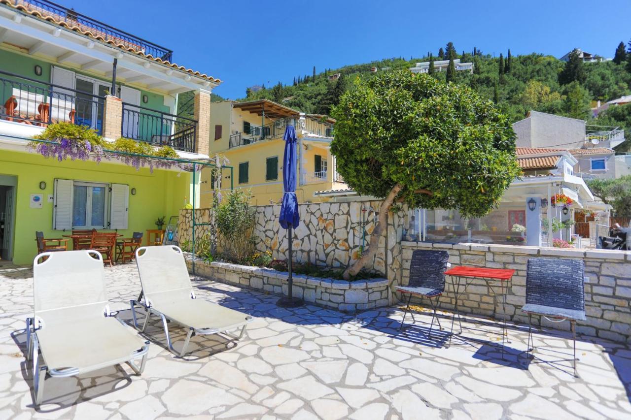 Kaminaki Beachfront Apartments Nisaki  Dış mekan fotoğraf