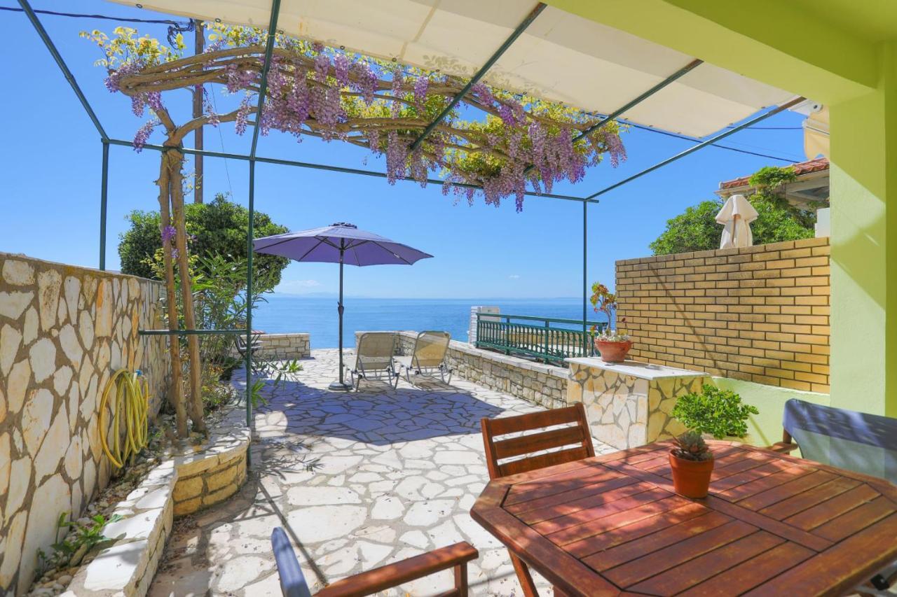 Kaminaki Beachfront Apartments Nisaki  Dış mekan fotoğraf