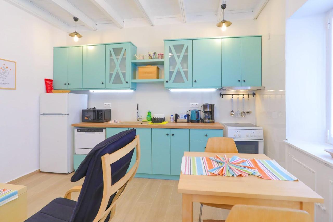 Kaminaki Beachfront Apartments Nisaki  Dış mekan fotoğraf