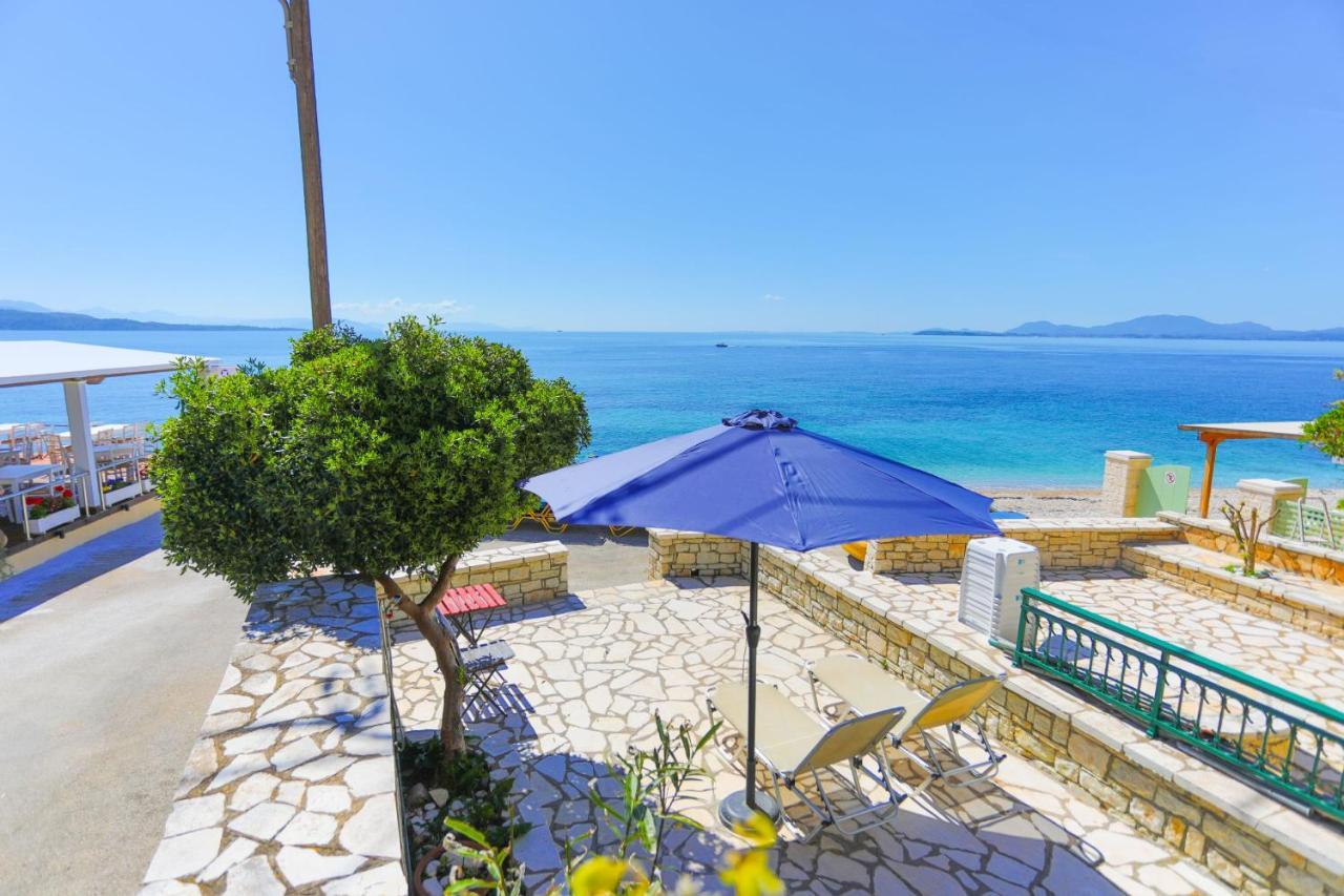 Kaminaki Beachfront Apartments Nisaki  Dış mekan fotoğraf