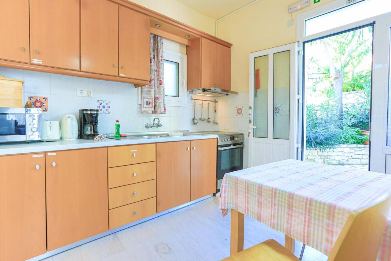 Kaminaki Beachfront Apartments Nisaki  Dış mekan fotoğraf