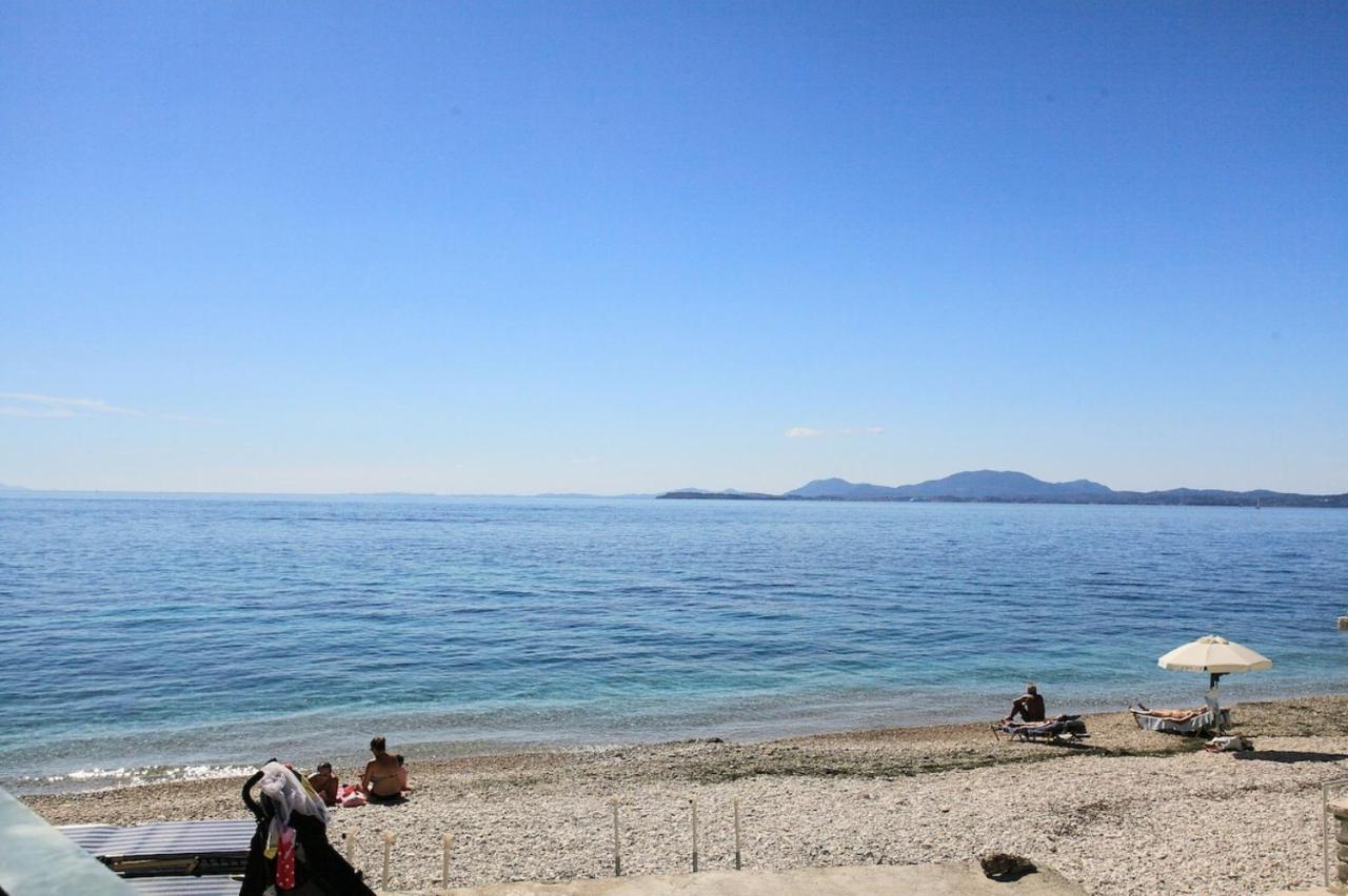 Kaminaki Beachfront Apartments Nisaki  Dış mekan fotoğraf