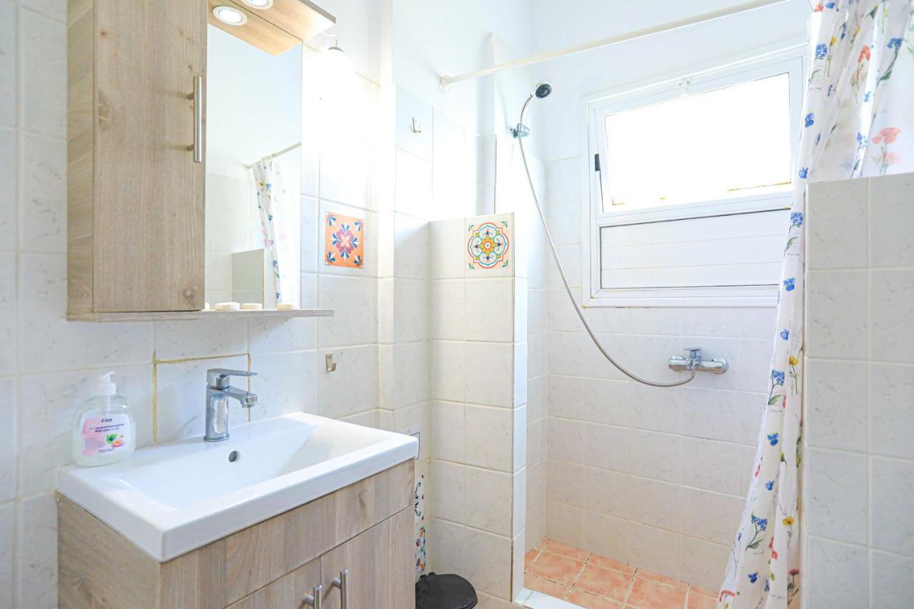 Kaminaki Beachfront Apartments Nisaki  Dış mekan fotoğraf