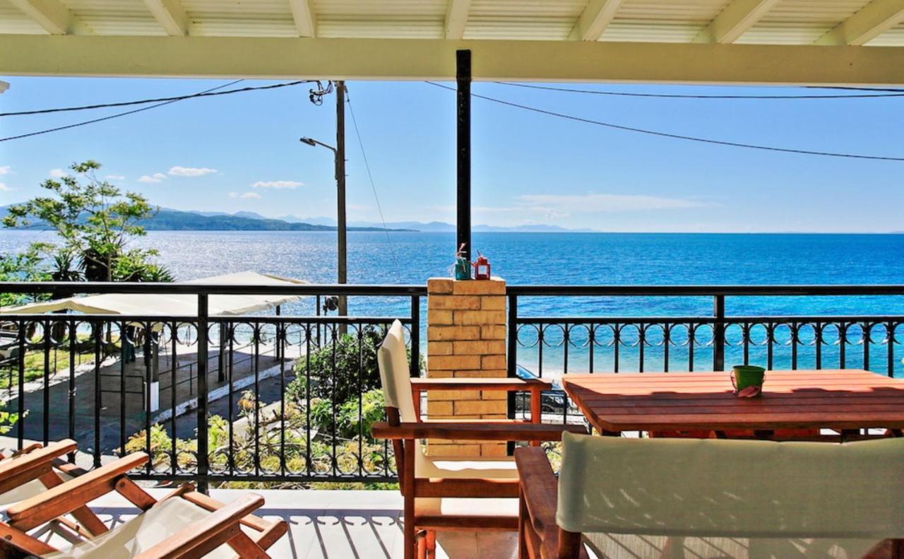 Kaminaki Beachfront Apartments Nisaki  Dış mekan fotoğraf