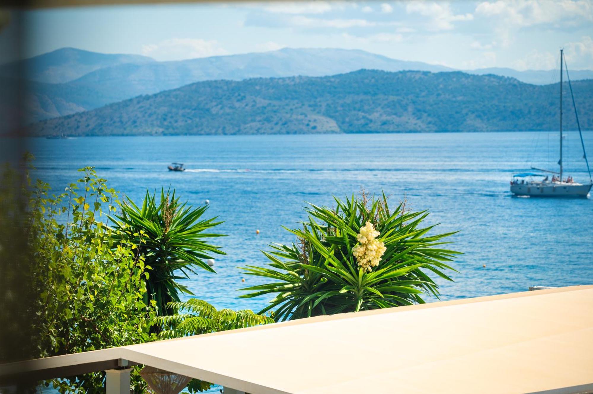 Kaminaki Beachfront Apartments Nisaki  Dış mekan fotoğraf