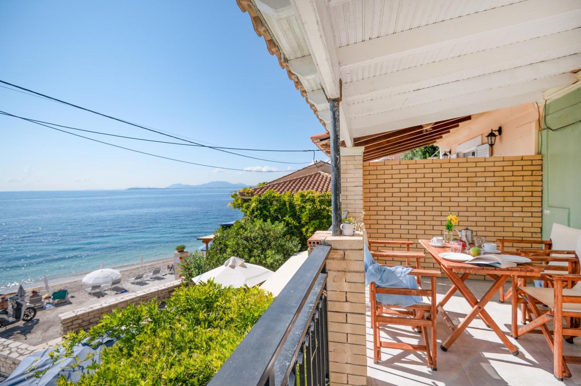 Kaminaki Beachfront Apartments Nisaki  Dış mekan fotoğraf
